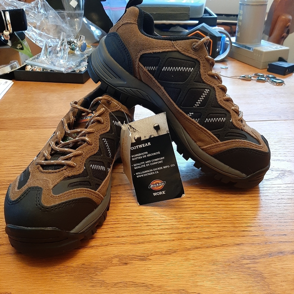 Men's steel toe shoes
